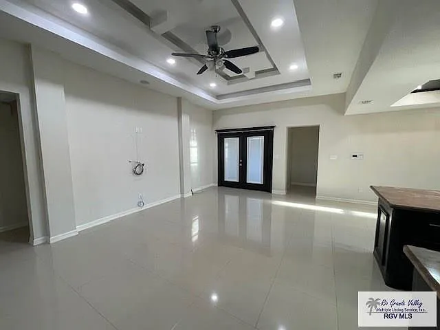 3 bed, 2.5 bath, 1709 sqft, $1,900 — Photo 2