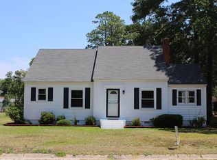 902 McKimmon Rd, Fayetteville, NC 28303