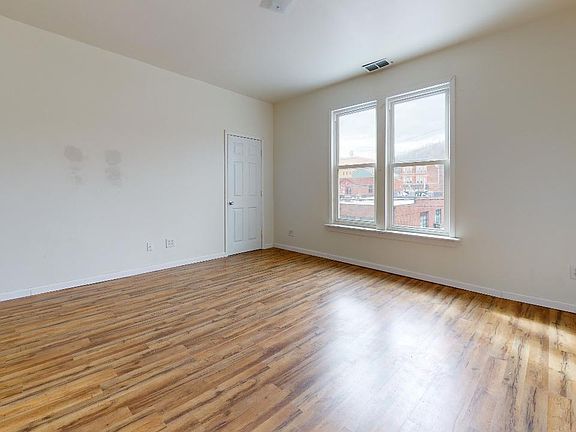 2nd image of 617 1/2 3rd St