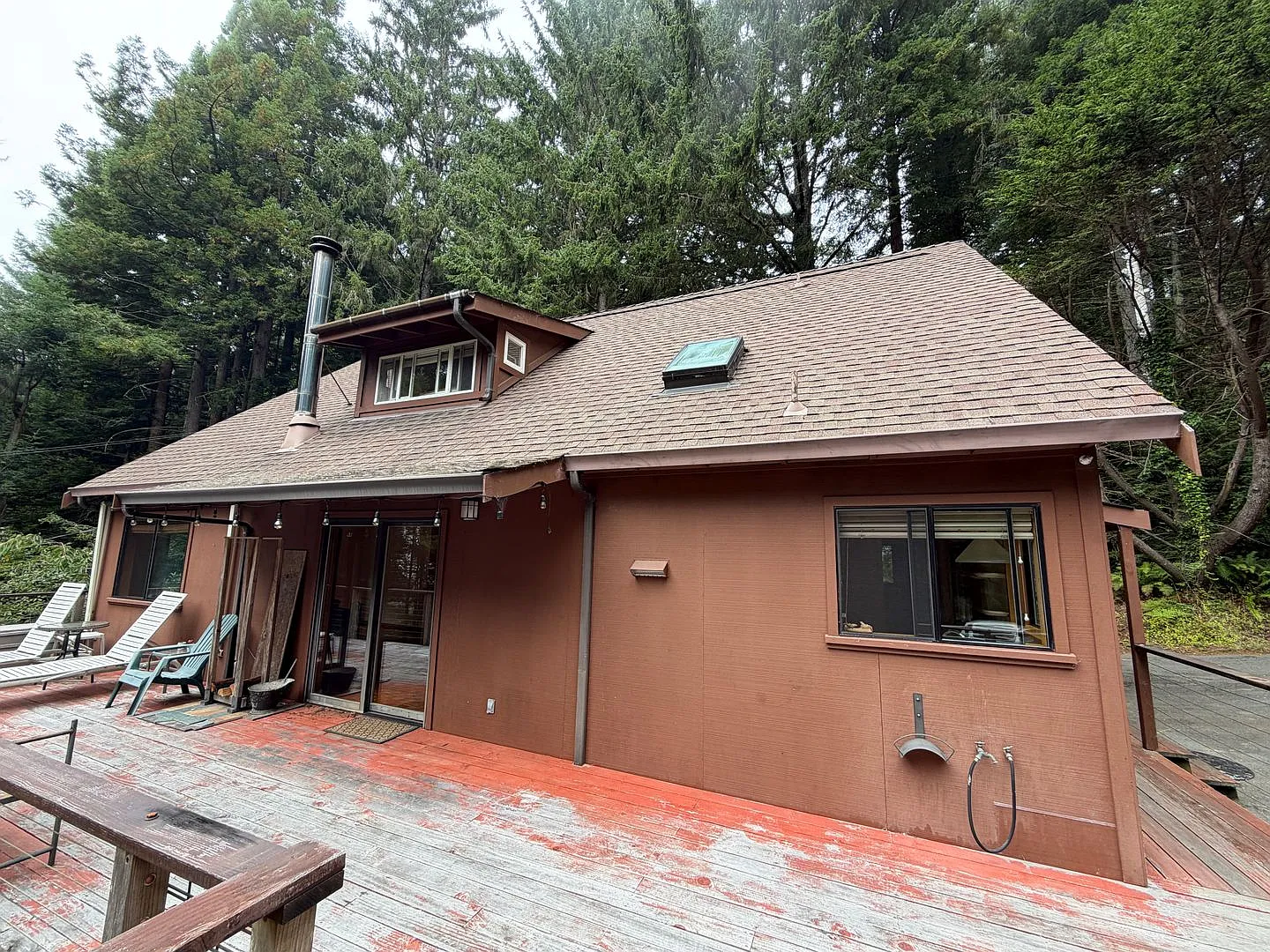 Quiet 3/2.5 cabin with detached garage — Photo 2