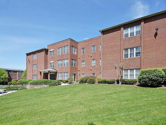 3rd image of 3060 McVitty Forest Dr APT 103
