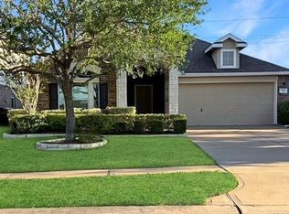 341 Lake Line Dr, Alvin, TX 77511