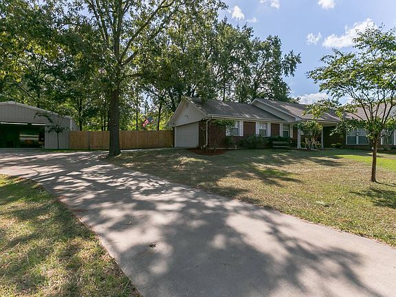 2nd image of 1239 County Road 2275