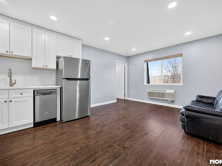 9 Vreeland Ave #3E — Photo 3