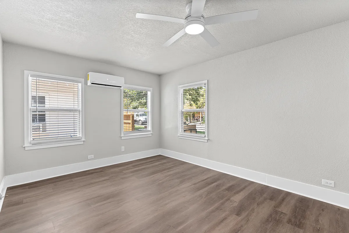 Building Photo - 128 Claremont Ave #2