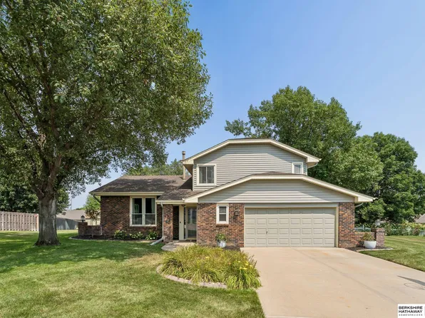 1235 S 169th St, Omaha, NE 68130