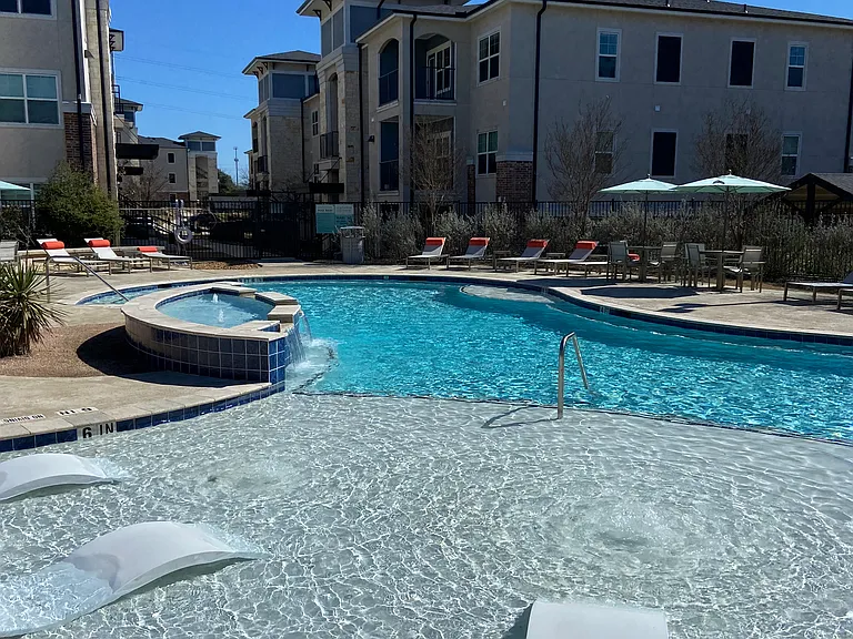 Sadler Dr — Photo 12