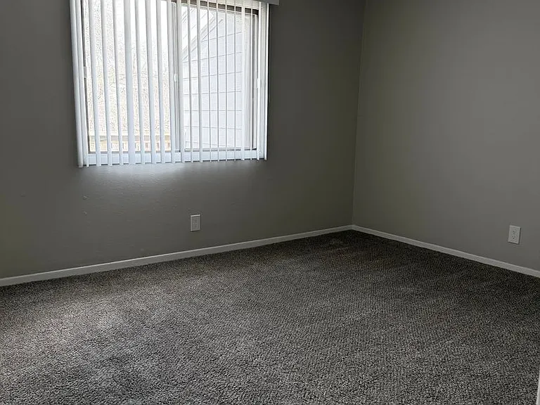 Bellevue Hills — Photo 28