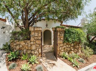 3744 Clayton Ave, Los Angeles, CA 90027
