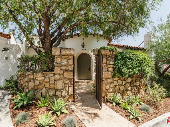 3744 Clayton Ave, Los Angeles, CA 90027