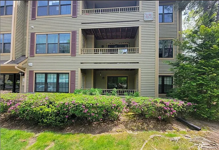 2 bed, 1198 sqft, $2,650 — Photo 2