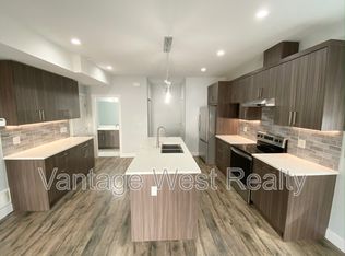 1056 Martin Ave #3, Kelowna, BC V1Y 6V5
