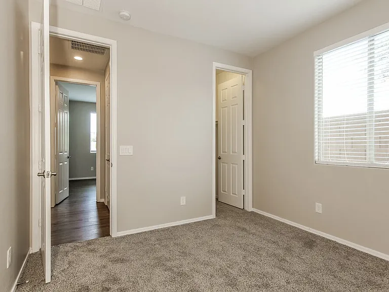 6114 S 30th Ln — Photo 11