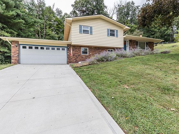 2nd image of 1176 Nadine Dr
