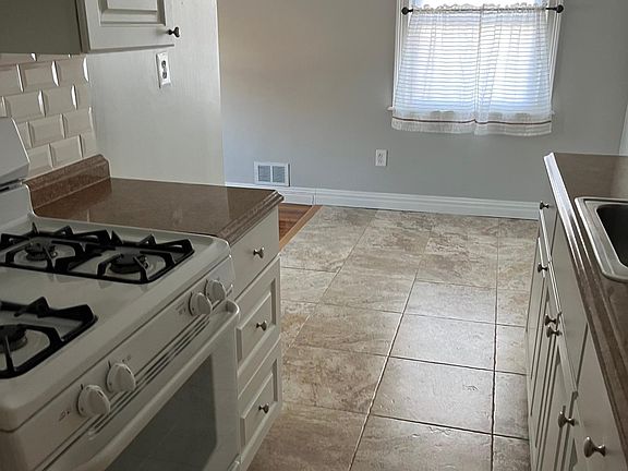2nd image of 1908 N Railroad Ave Floor 1