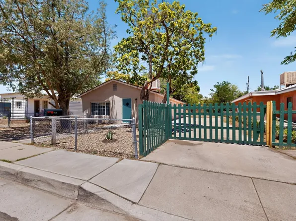 915 Pacific Ave SW, Albuquerque, NM 87102