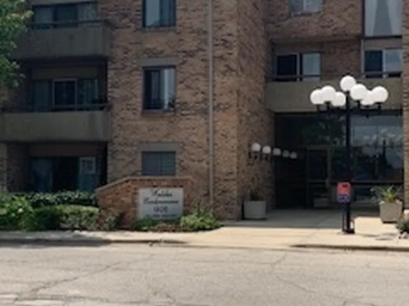 1926 Prairie Sq APT 225, Schaumburg, IL 60173