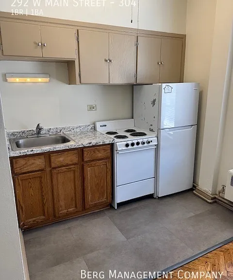 292 W Main St #304 — Photo 3