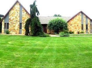 3606 Woodlawn Rd, Sterling, IL 61081