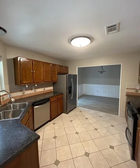 317 Springwood Cir — Photo 2