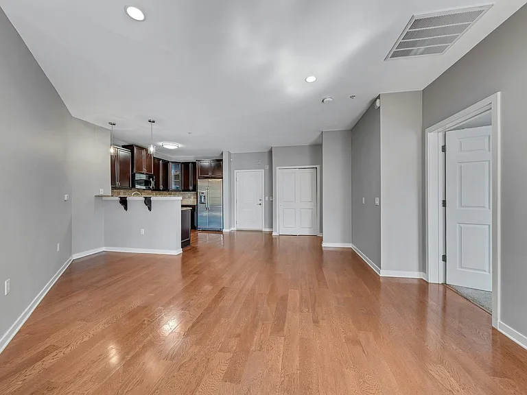 443 2nd St #203 — Photo 7