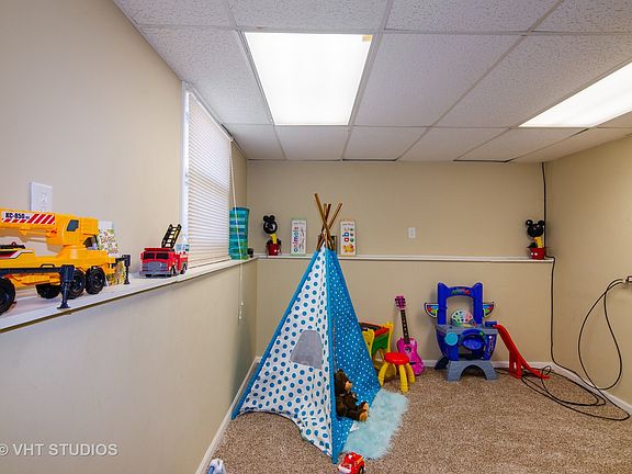 3rd image of 15662 Woodlawn East Ave