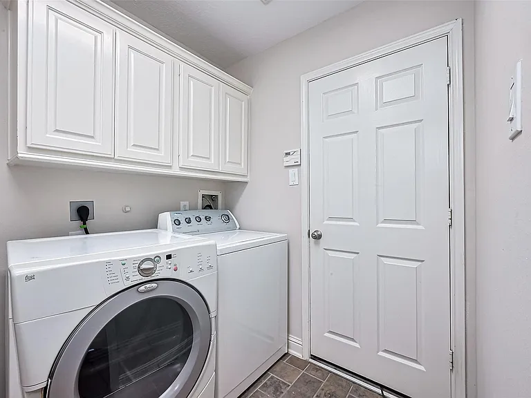 5547 Cranston Ct — Photo 20