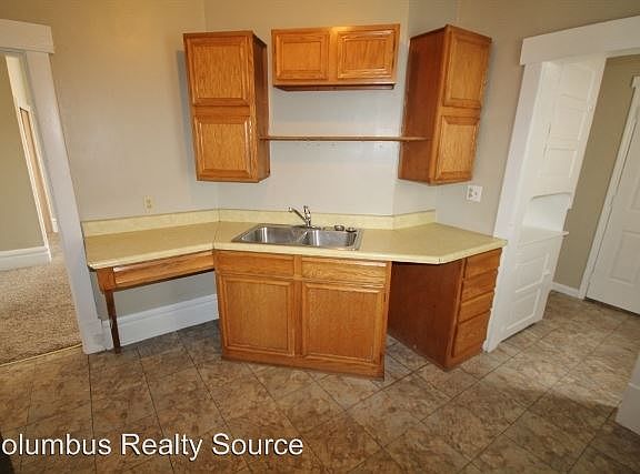 5th image of 2542 Glen Echo Dr APT A