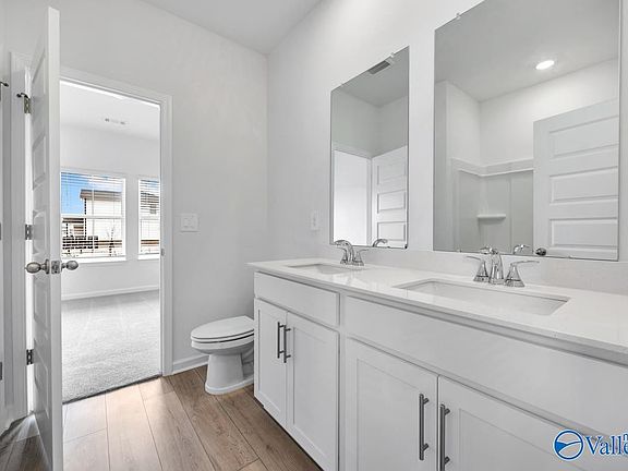 5th image of 261 Avebury Rd
