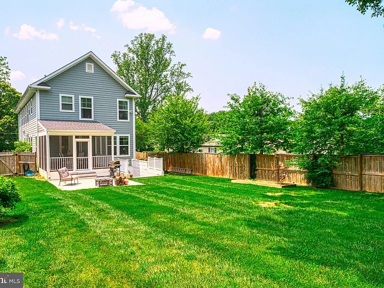 4107 Virginia St — Photo 36