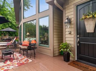 209 N Bennett St, Geneva, IL 60134