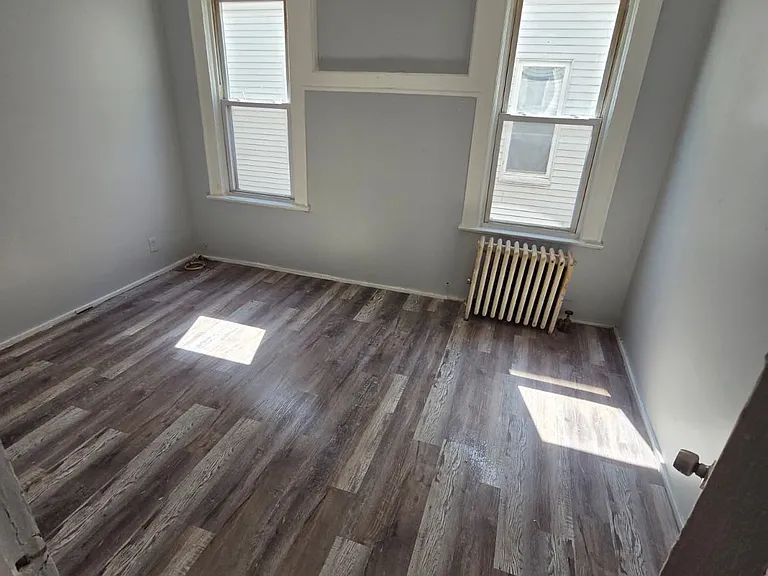439 Springdale Ave #1L — Photo 9
