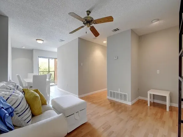 2409 Leon St APT 207, Austin, TX 78705
