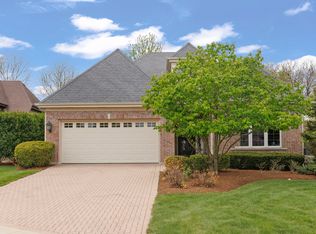 1N598 Golf View Ln, Winfield, IL 60190