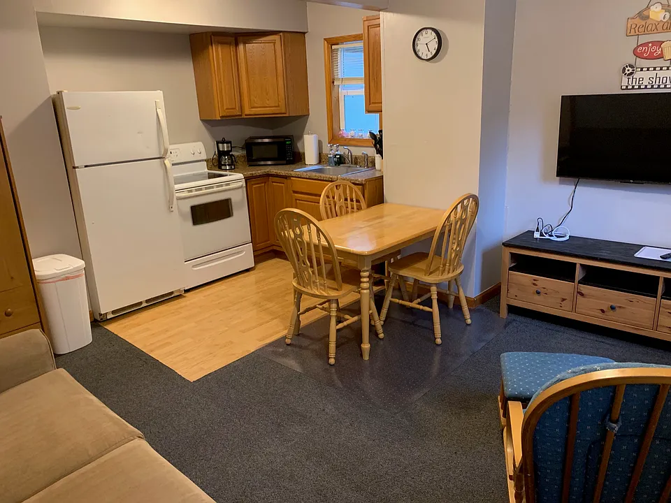 171 W Main St