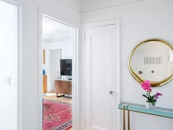 4th image of 310 W 72nd St #11C