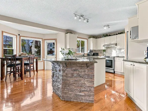 134 N Arbour Ridge Close NW, Calgary, AB T3G 4B2
