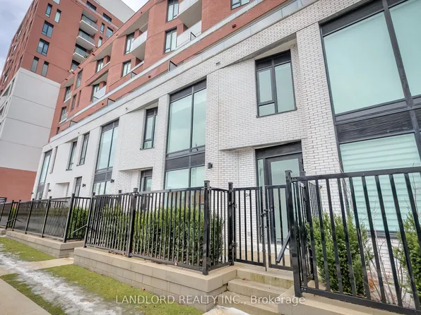 15 Maryport Ave #112, Toronto, ON M3M 0E2