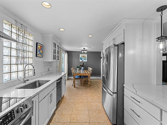 3rd image of 88 Dean St #1