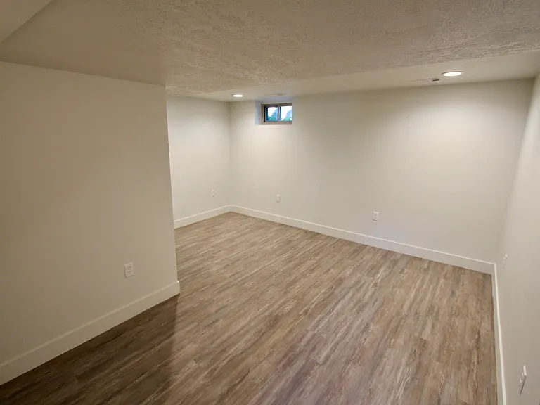 1832 S 1800 E — Photo 17