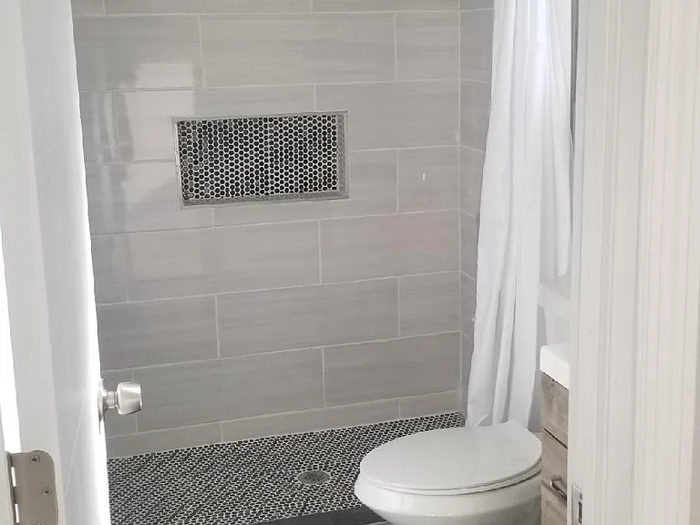 4020 Lincoln St — Photo 1