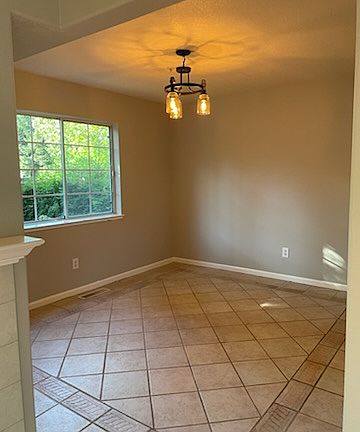 4th image of 883 Chardonnay Cir