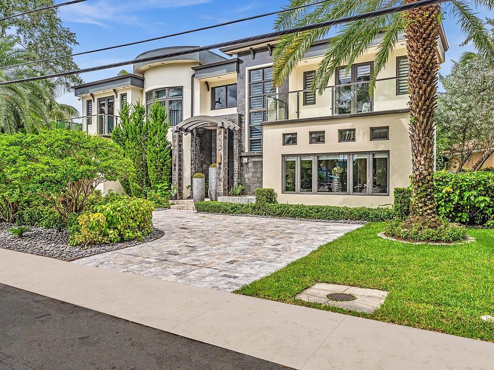 1st image of 705 Ponce De Leon Drive