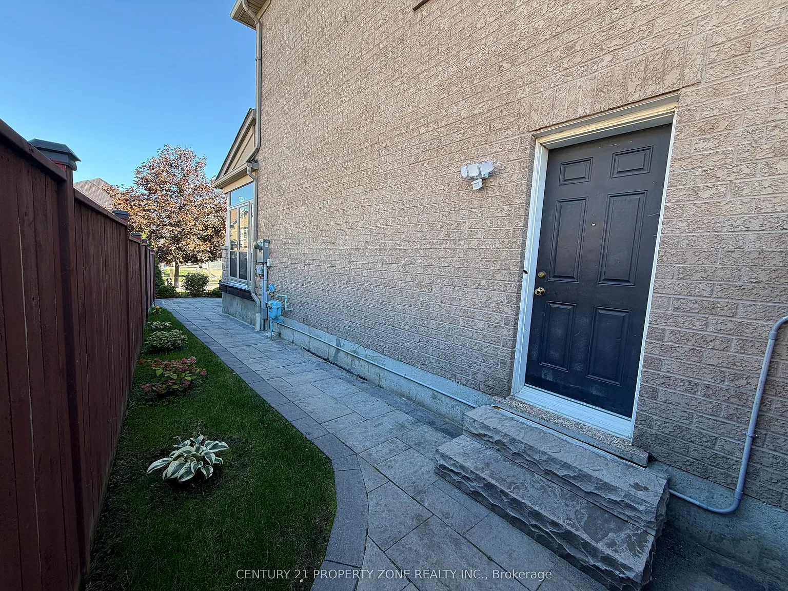 2 bed, $2,000 — Photo 2