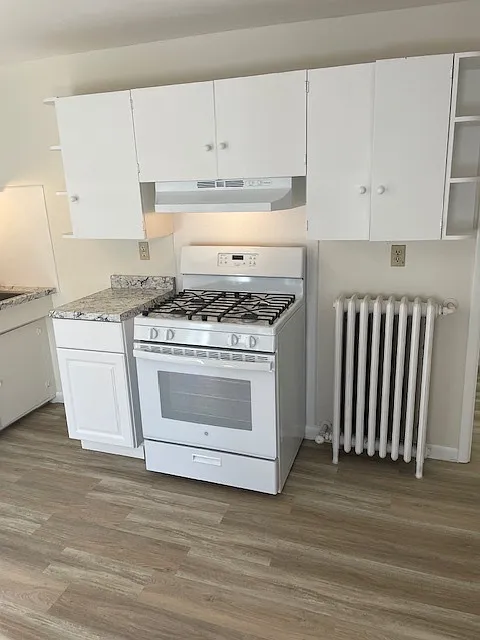 3 bed, 1.5 bath, $1,350 — Photo 4