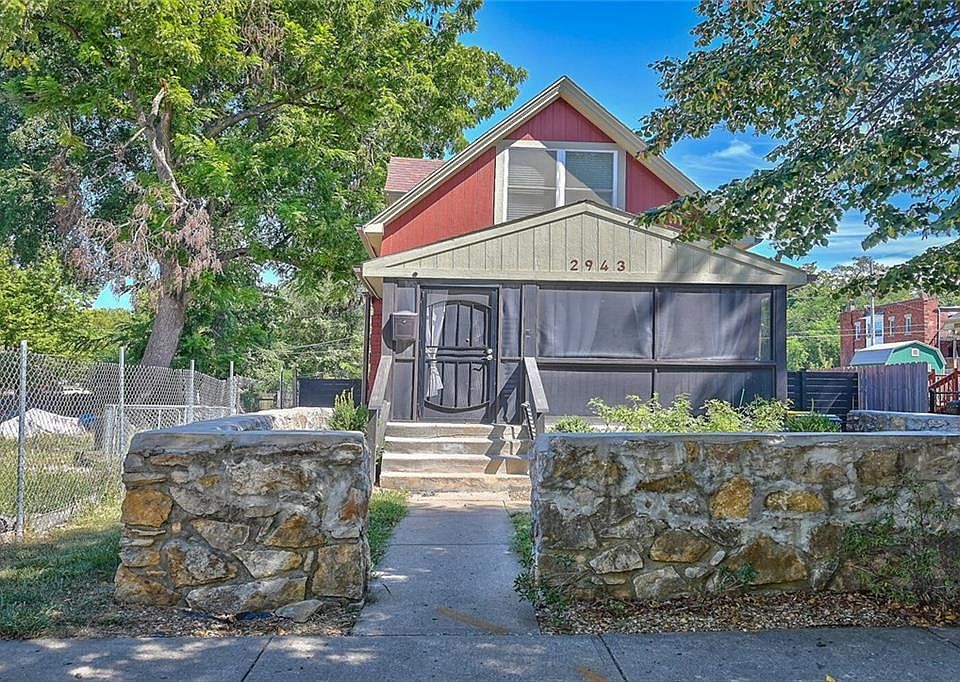 1st image of 2943 Garfield Ave