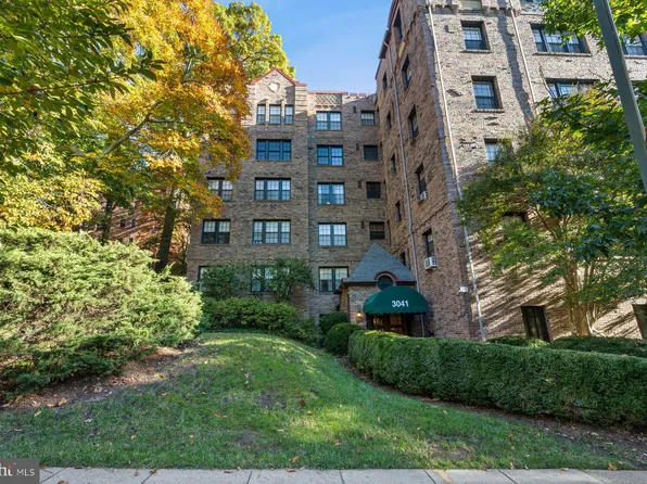 3041 Sedgwick St NW APT 102D, Washington, DC 20008