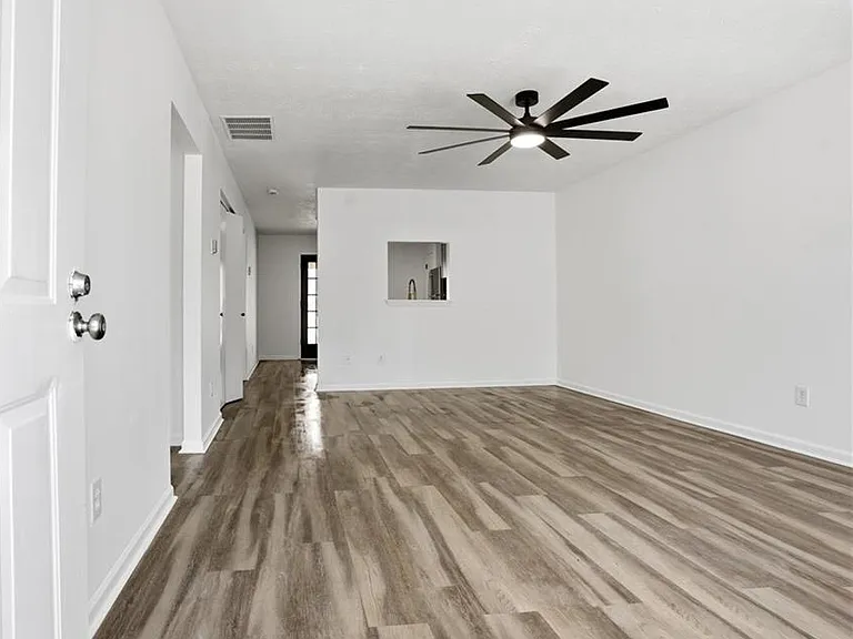 858 Ohara Dr — Photo 3