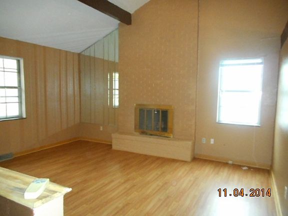 4th image of 4014 Hedges Ave