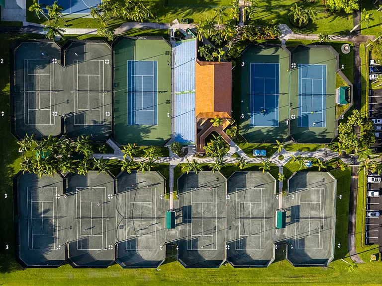 Valencia at Doral — Photo 48